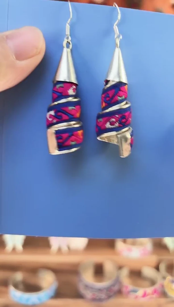 织绣非遗苗绣刺绣耳环75