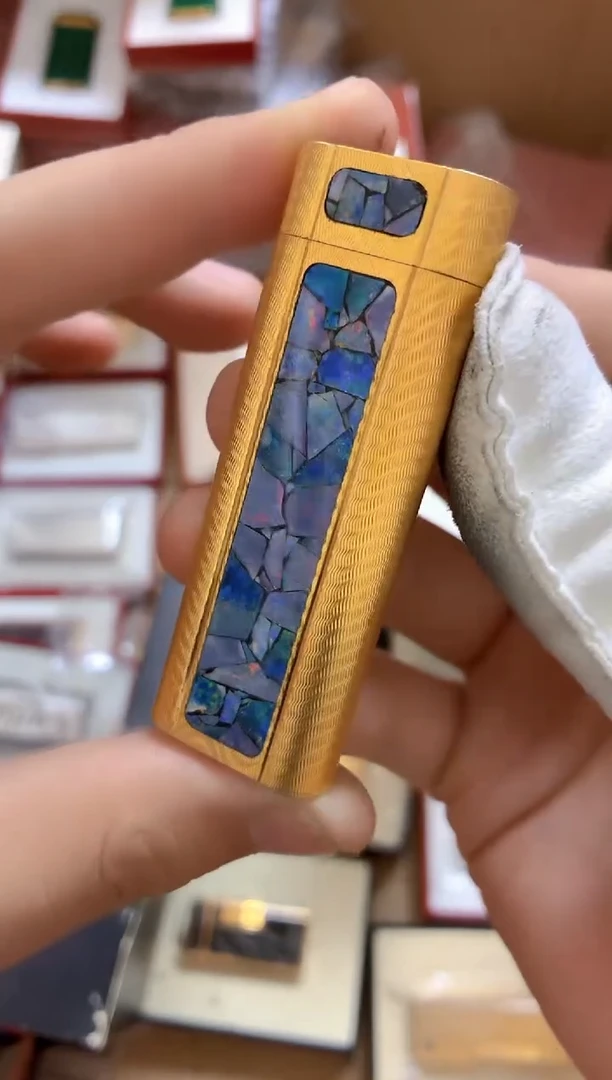 卡金蛋白石打火机