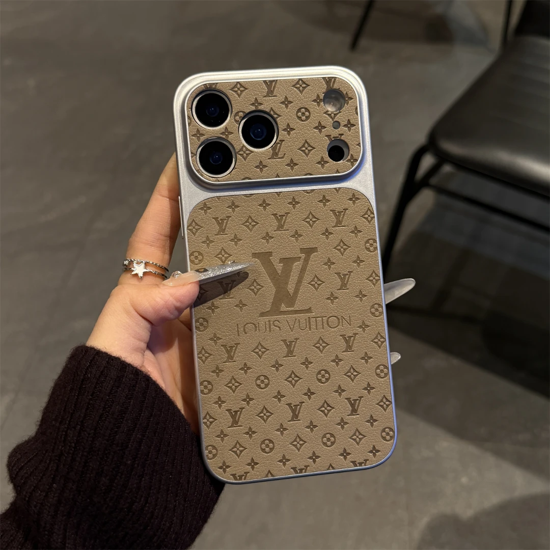 卡其色适用苹果17promax手机壳16新款秒变17潮牌15皮14高级13老花