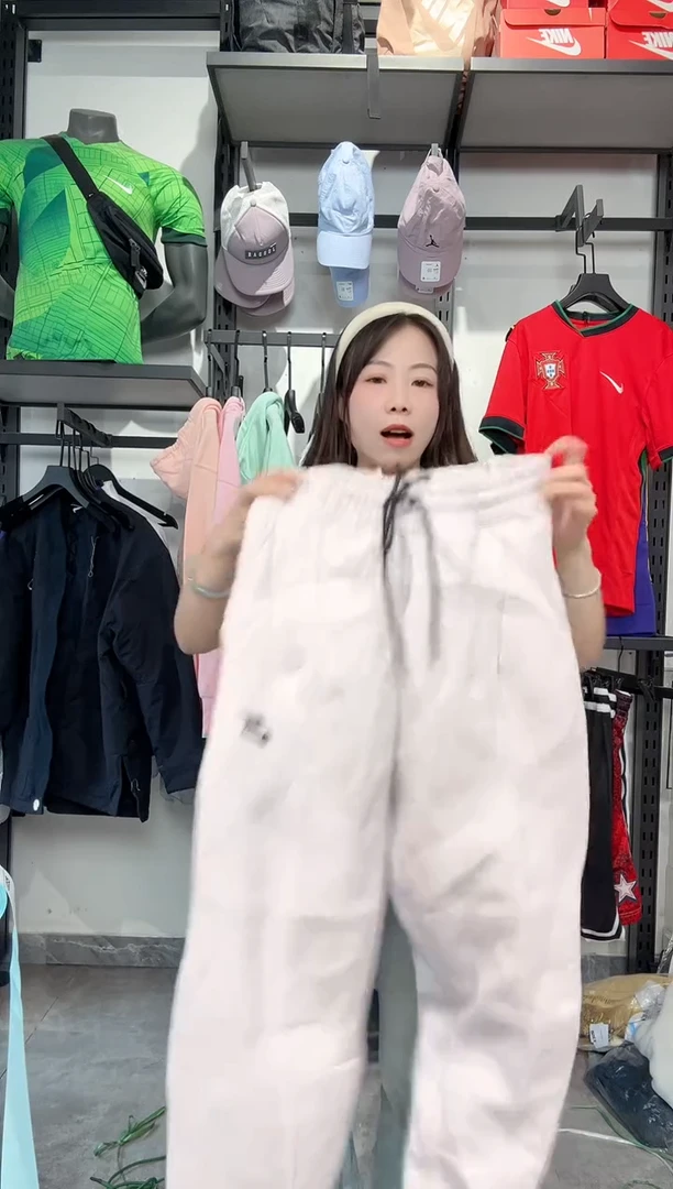 1529   编码 瑕疵款直播间过款为准 尺码 M160
