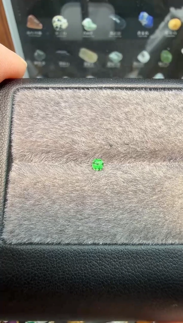 未镶嵌裸石石榴石（沙弗莱）ct-A556-1p