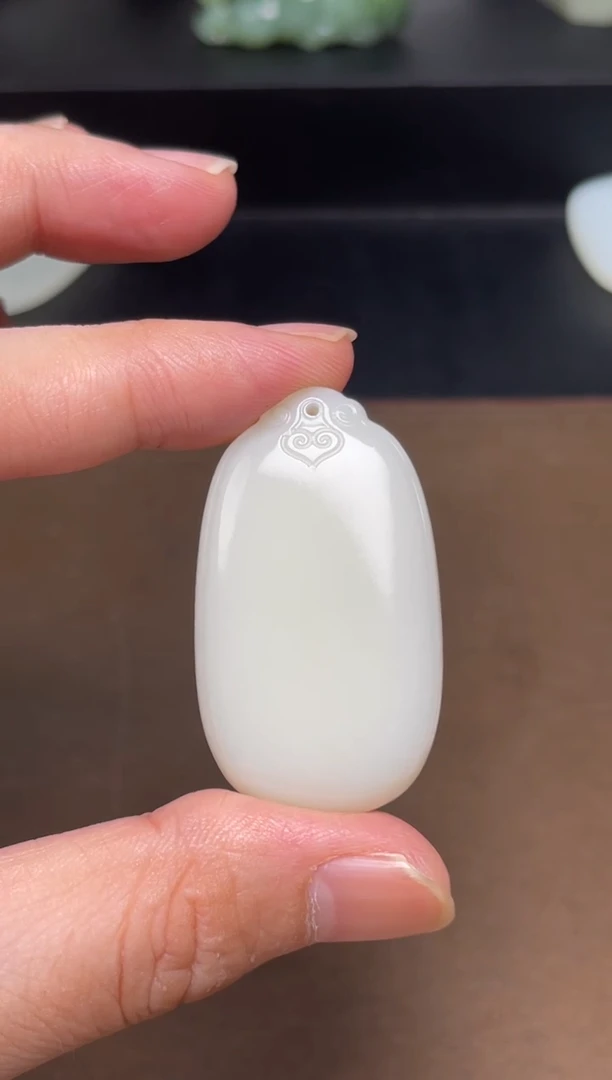 和田玉未镶嵌颈饰13