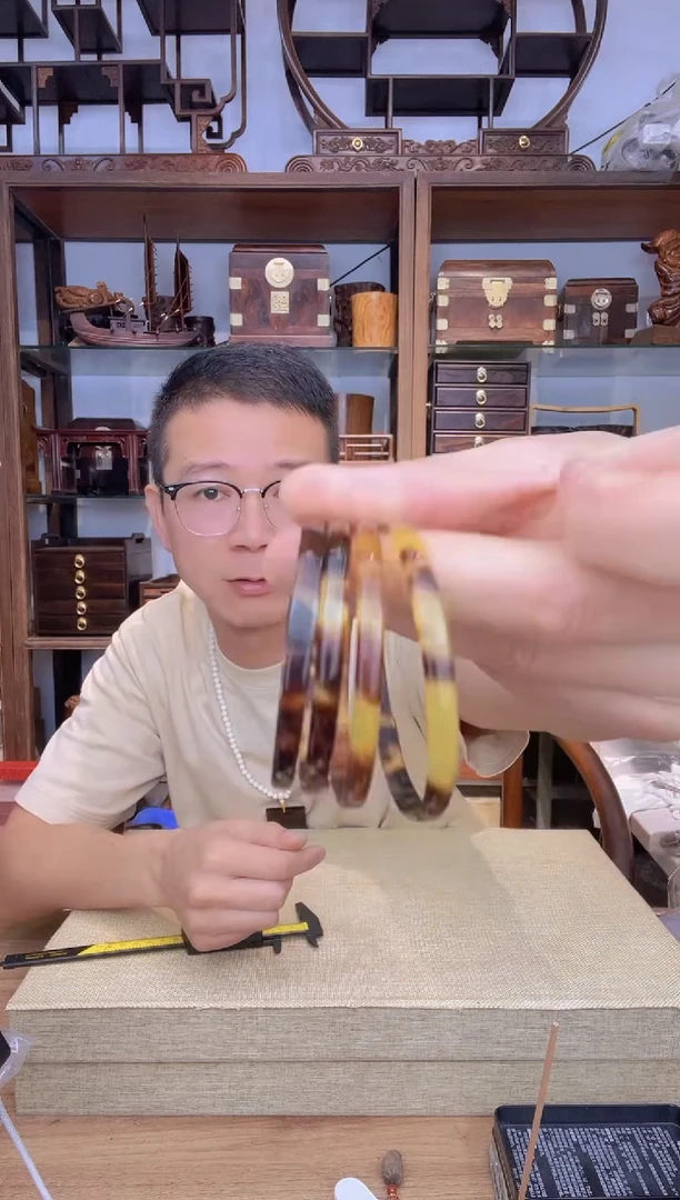 乌木类书架L****8592活口叮铛手镯