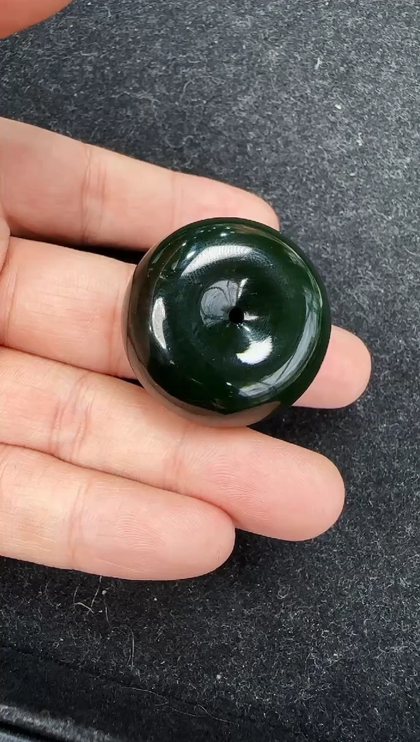 和田玉未镶嵌颈饰俄七平安扣