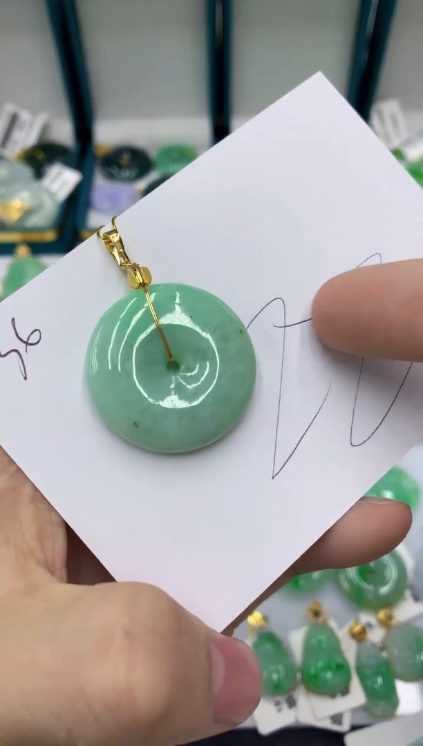 【闪购商品】翡翠颈饰未镶嵌11111111111