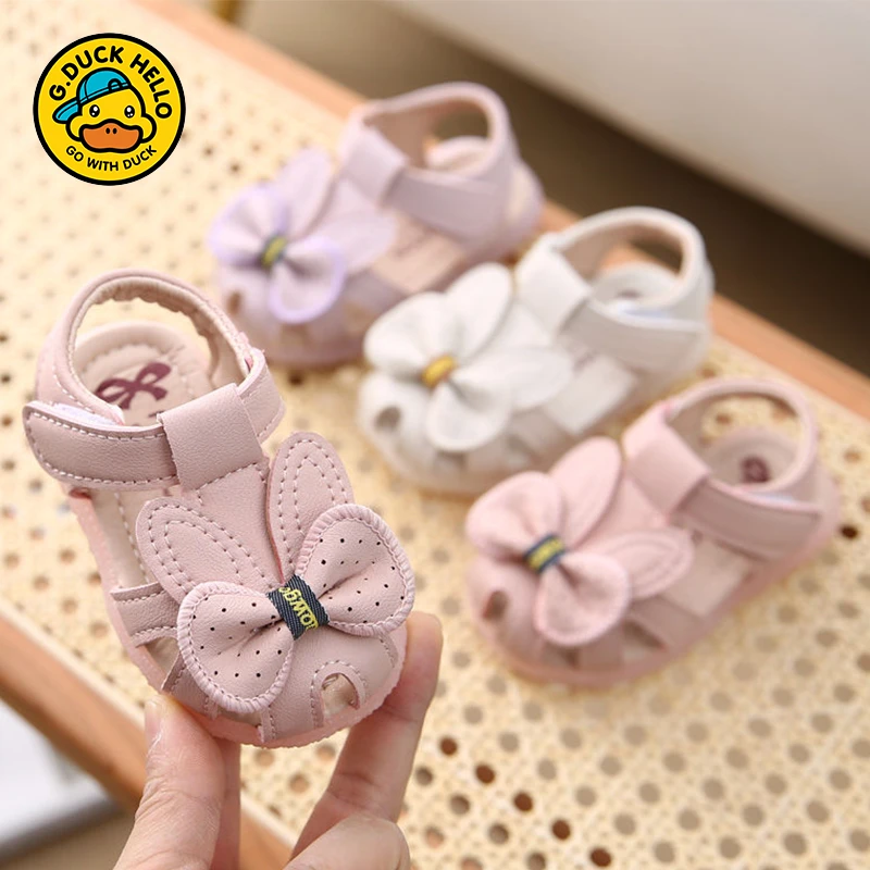 小黄鸭2025夏季女童凉鞋包头软底学步鞋公主鞋儿童凉鞋宝宝沙滩鞋