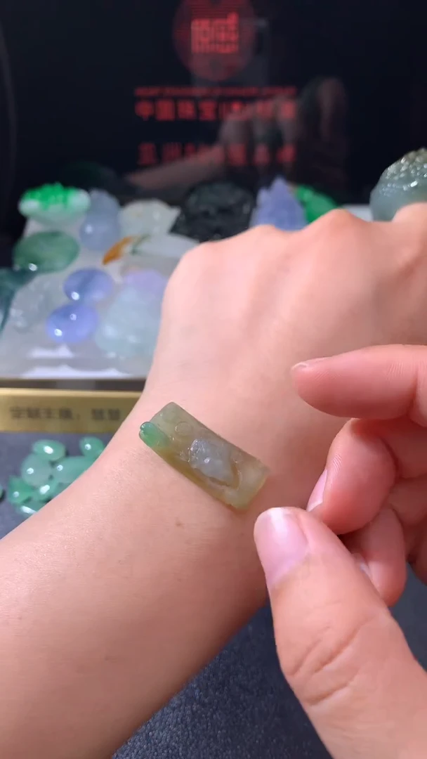 未镶嵌定制翡翠