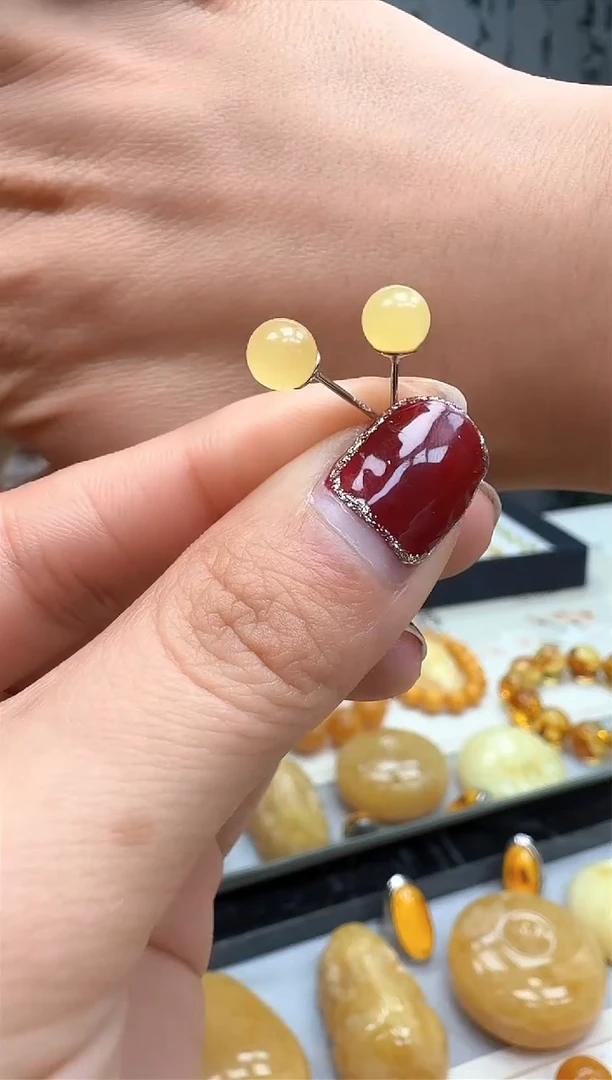 【闪购商品】琥珀裸石银S925镶嵌耳钉   多样性发一