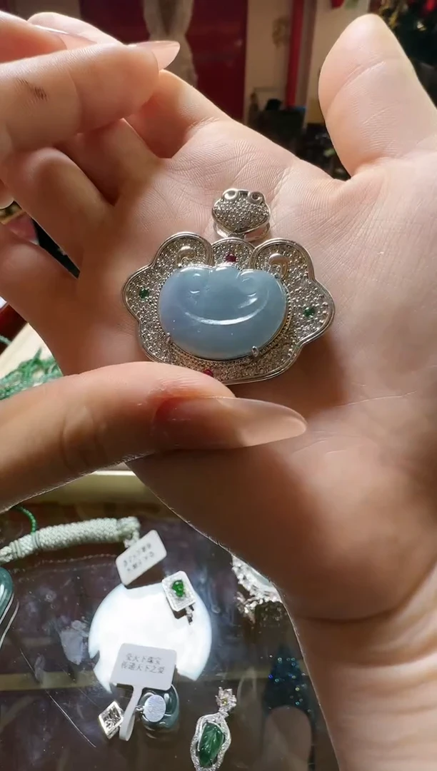 【闪购商品】翡翠吊坠(不含链)未镶嵌翡翠