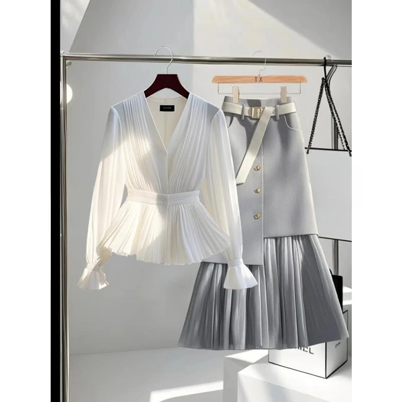 2025超火秋季高级感穿搭一整套女装白色v领收腰衬衫半身裙两件套