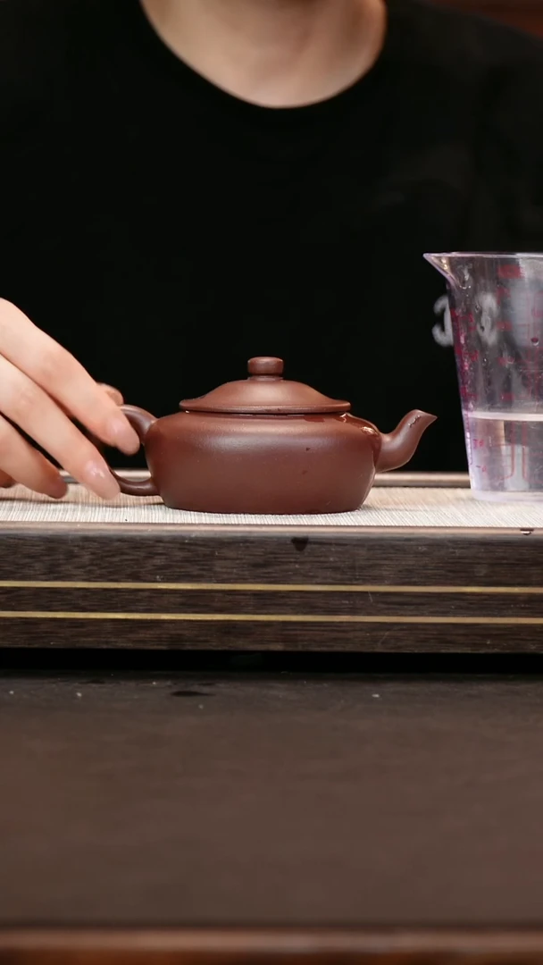 茶壶紫砂老紫泥     云根料 虚帽壶