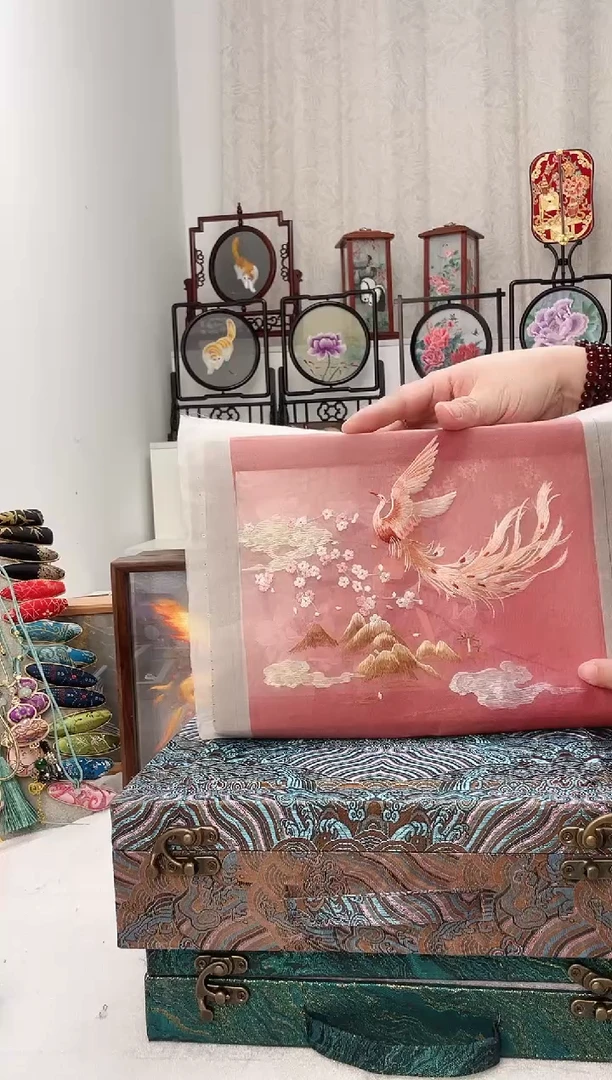 扇子苏绣作品手工摆台