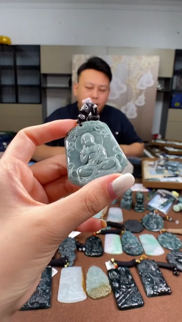 颈饰未镶嵌翡翠多样性发其一