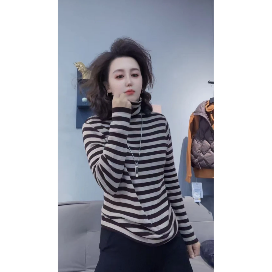 【迷姿服饰】新款针织衫 简约时尚 气质显瘦 洋气百搭条纹高领打底