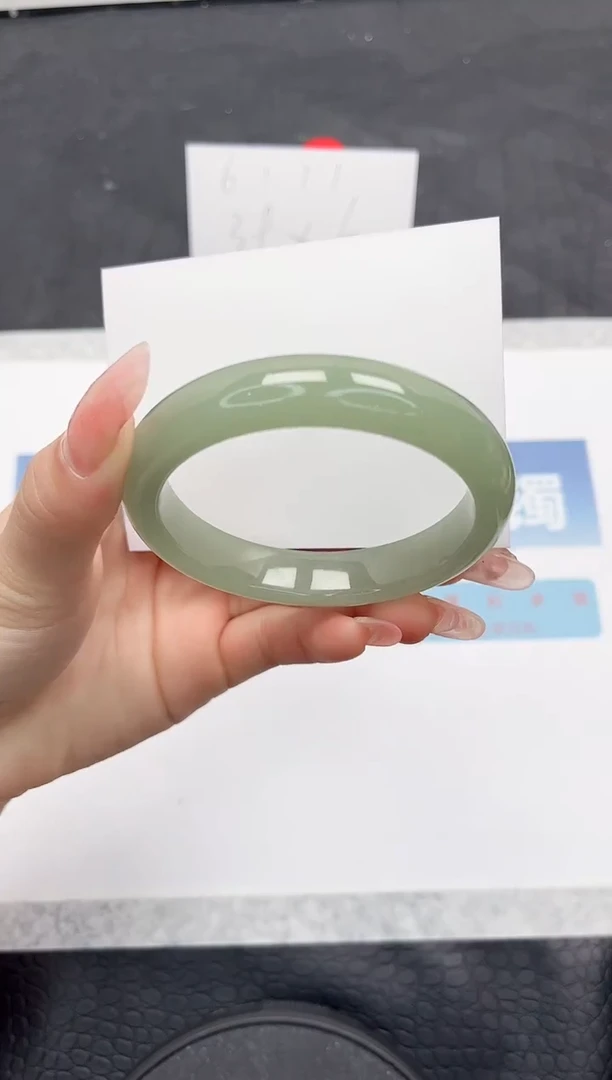 【闪购商品】石英质玉手镯未镶嵌L15-56