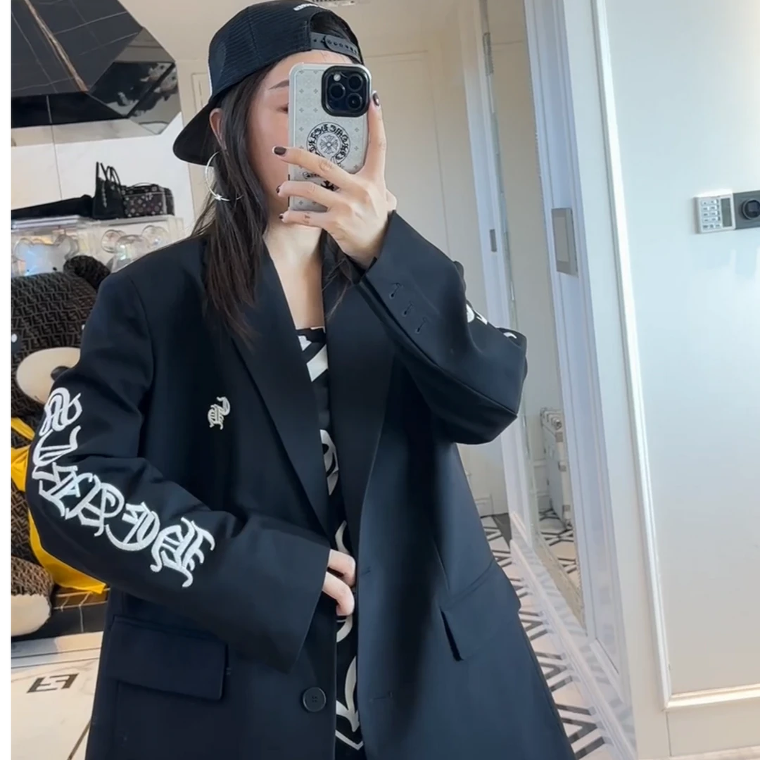 CH小罗早春刺绣西服