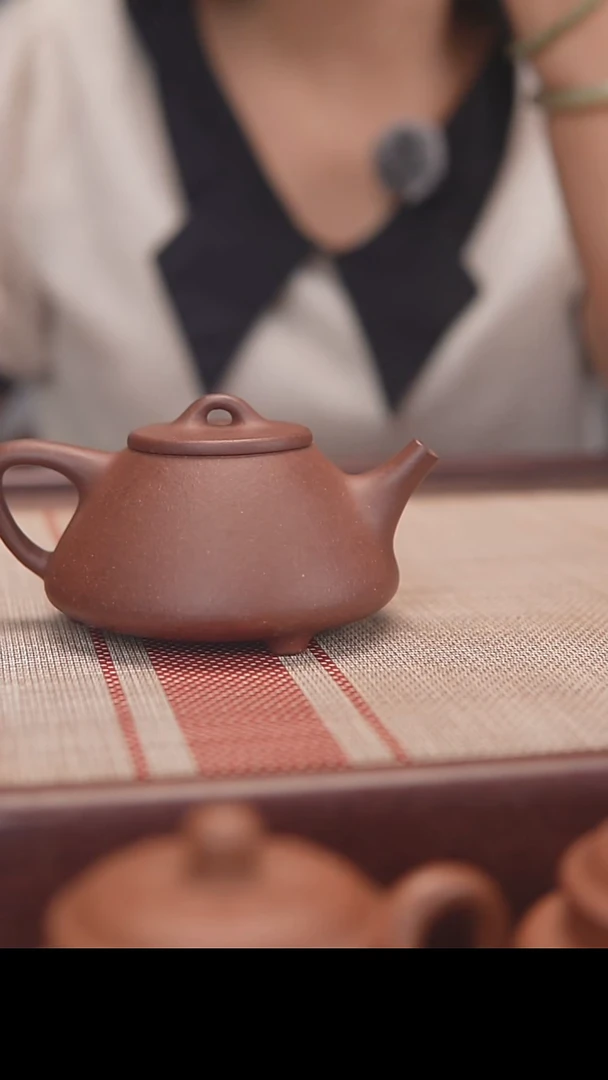 茶壶紫砂底槽清紫萼150cc