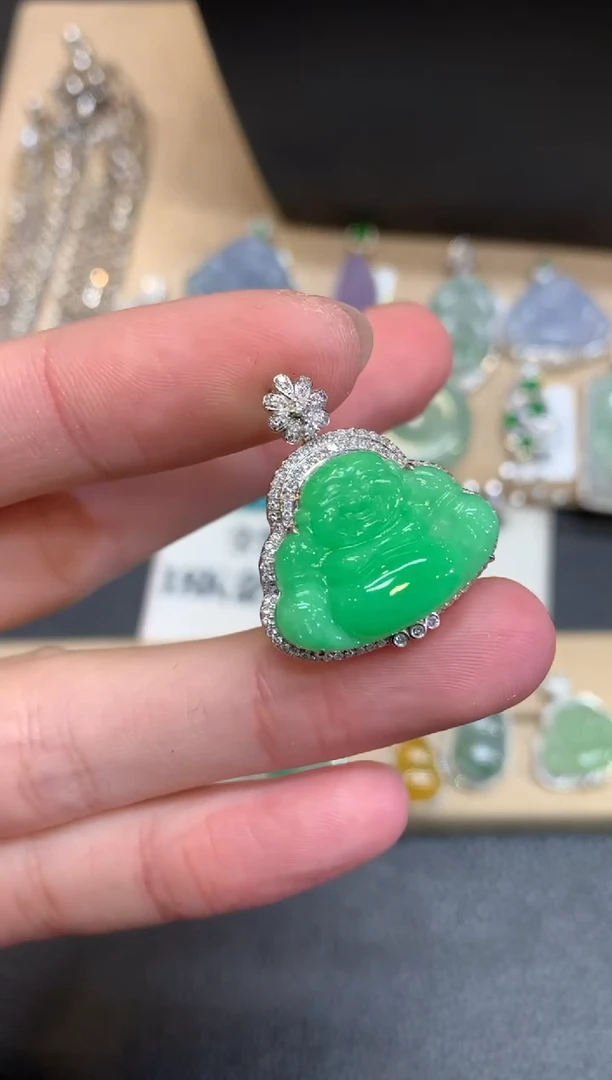 【闪购商品】翡翠颈饰18K金镶嵌佛公【无服务费】