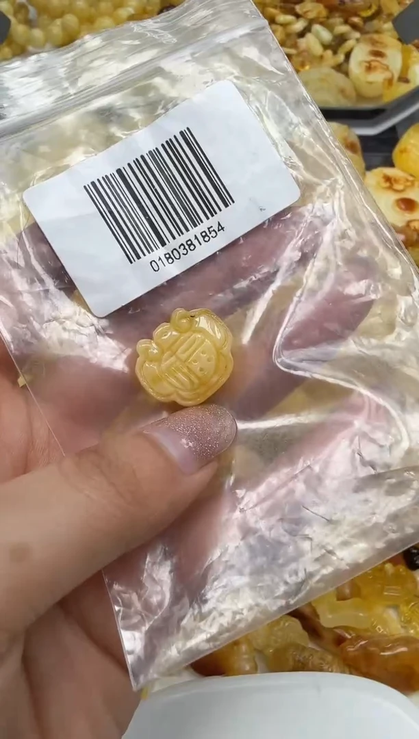 裸石琥珀未镶嵌如图