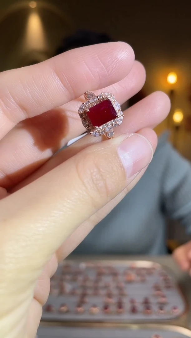 银S925镶嵌手饰红宝石手饰