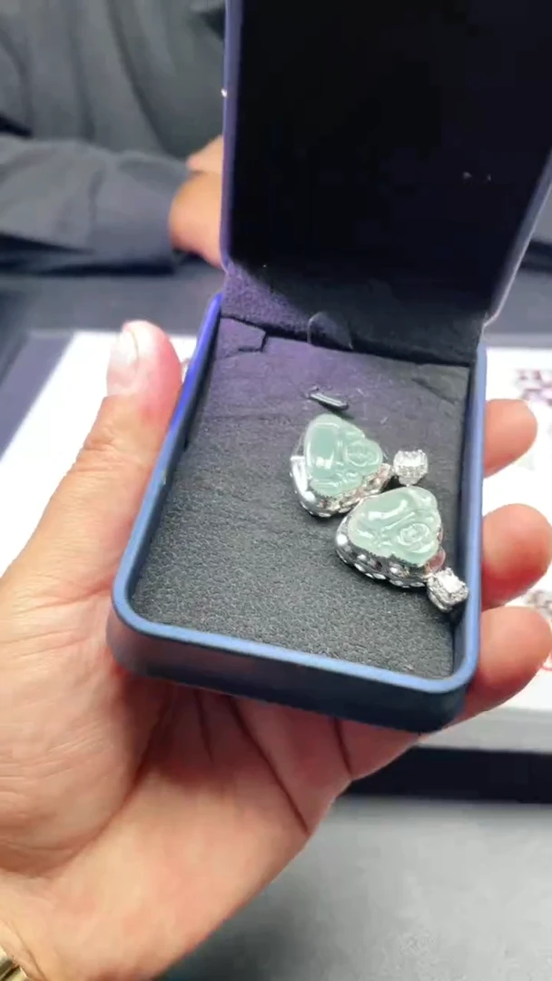 颈饰银S925镶嵌翡翠1个