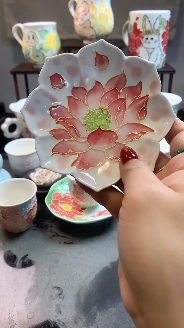 一味*手绘*莲瓣荷韵碟