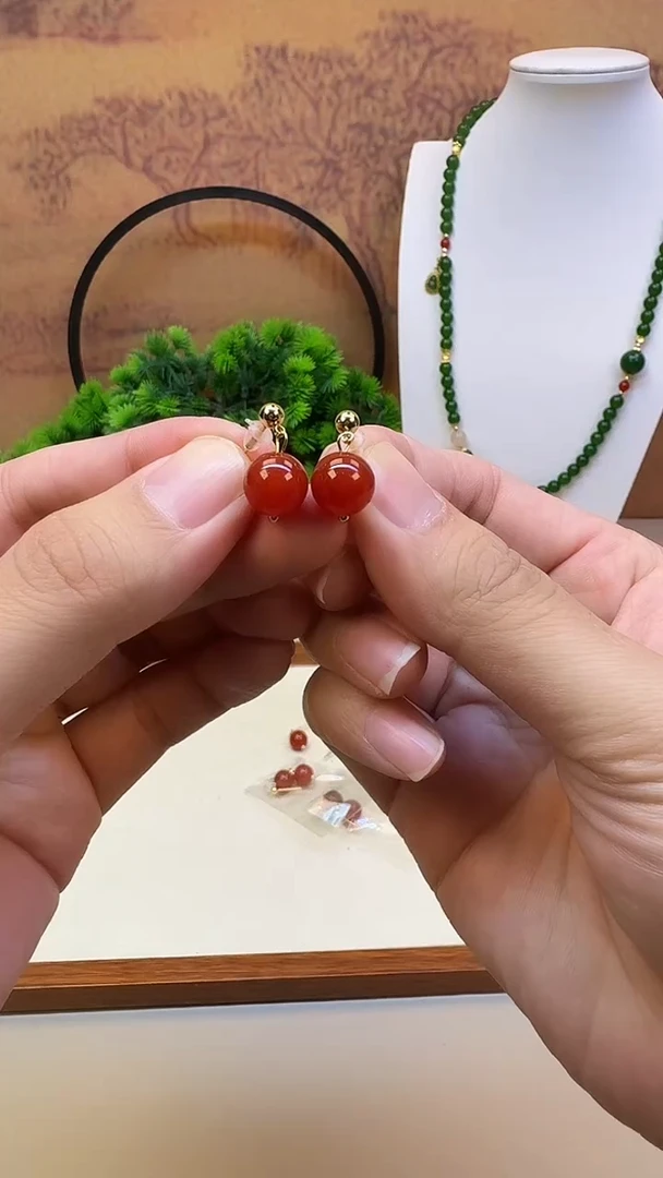 14K金镶嵌南红玛瑙耳饰E198