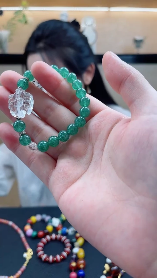 银S925镶嵌手链水晶默认微瑕，介意勿拍！