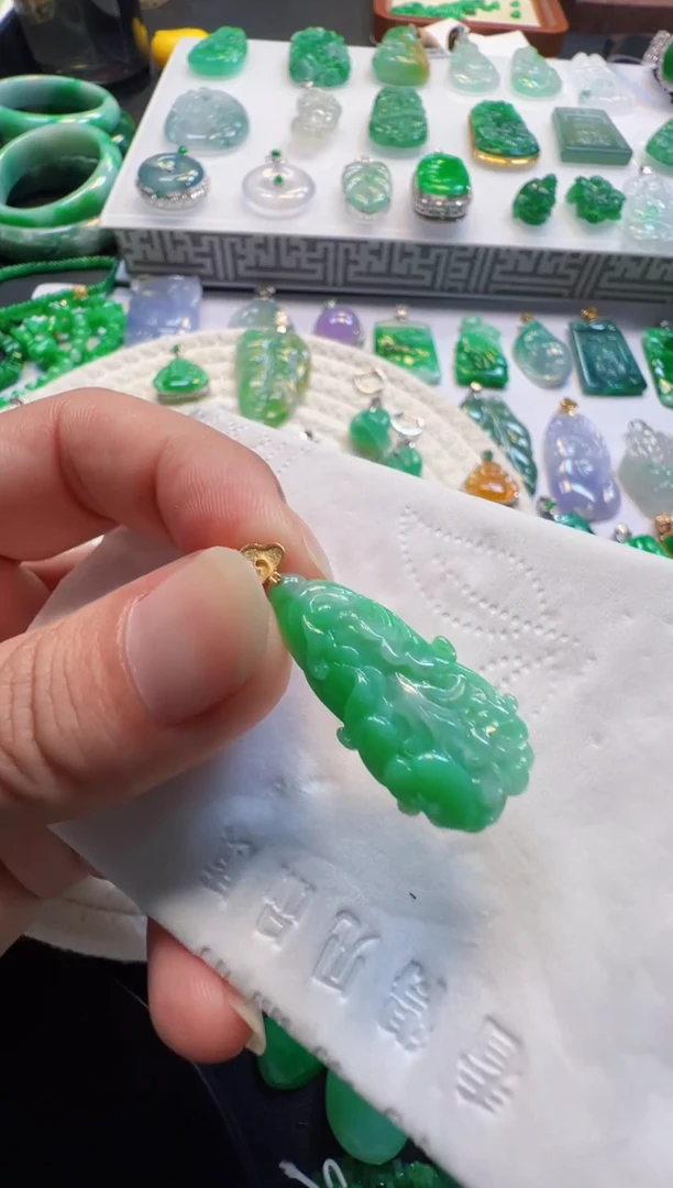 翡翠18K金镶嵌吊坠(不含链)368