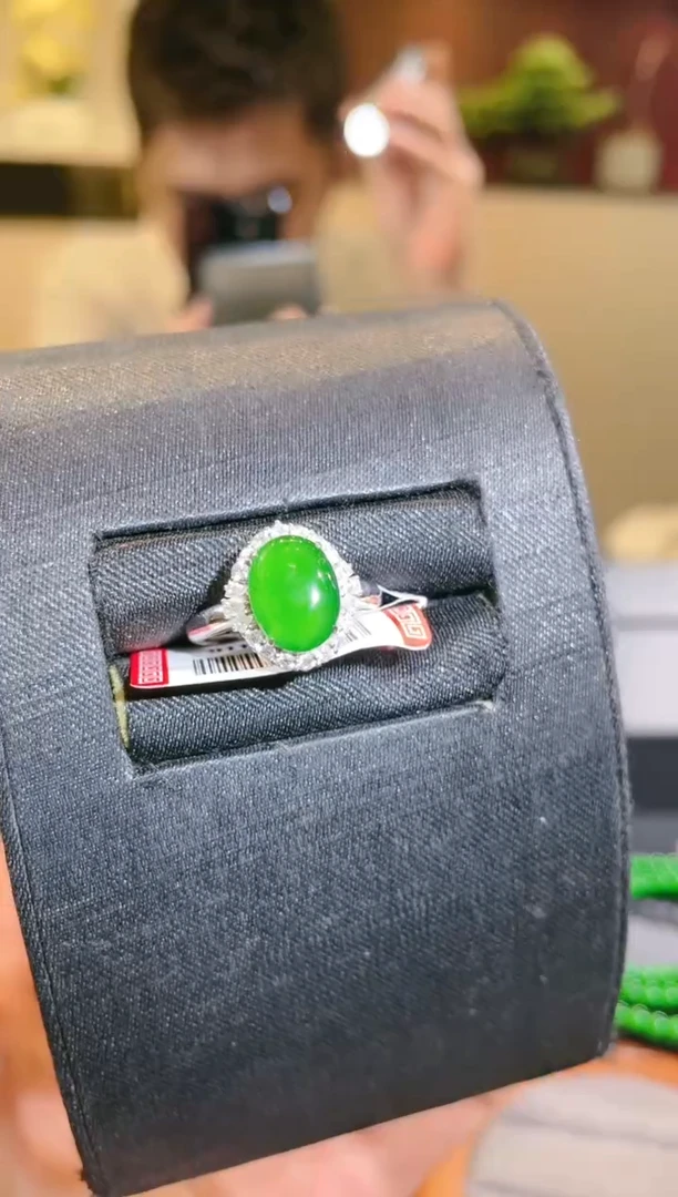 翡翠18K金镶嵌颈饰B15天然A货翡翠戒指