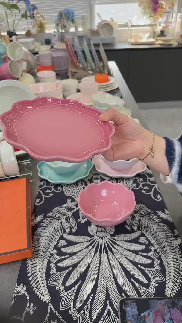 【闪购商品】瓷炻彩花边盘18CM-玫瑰粉