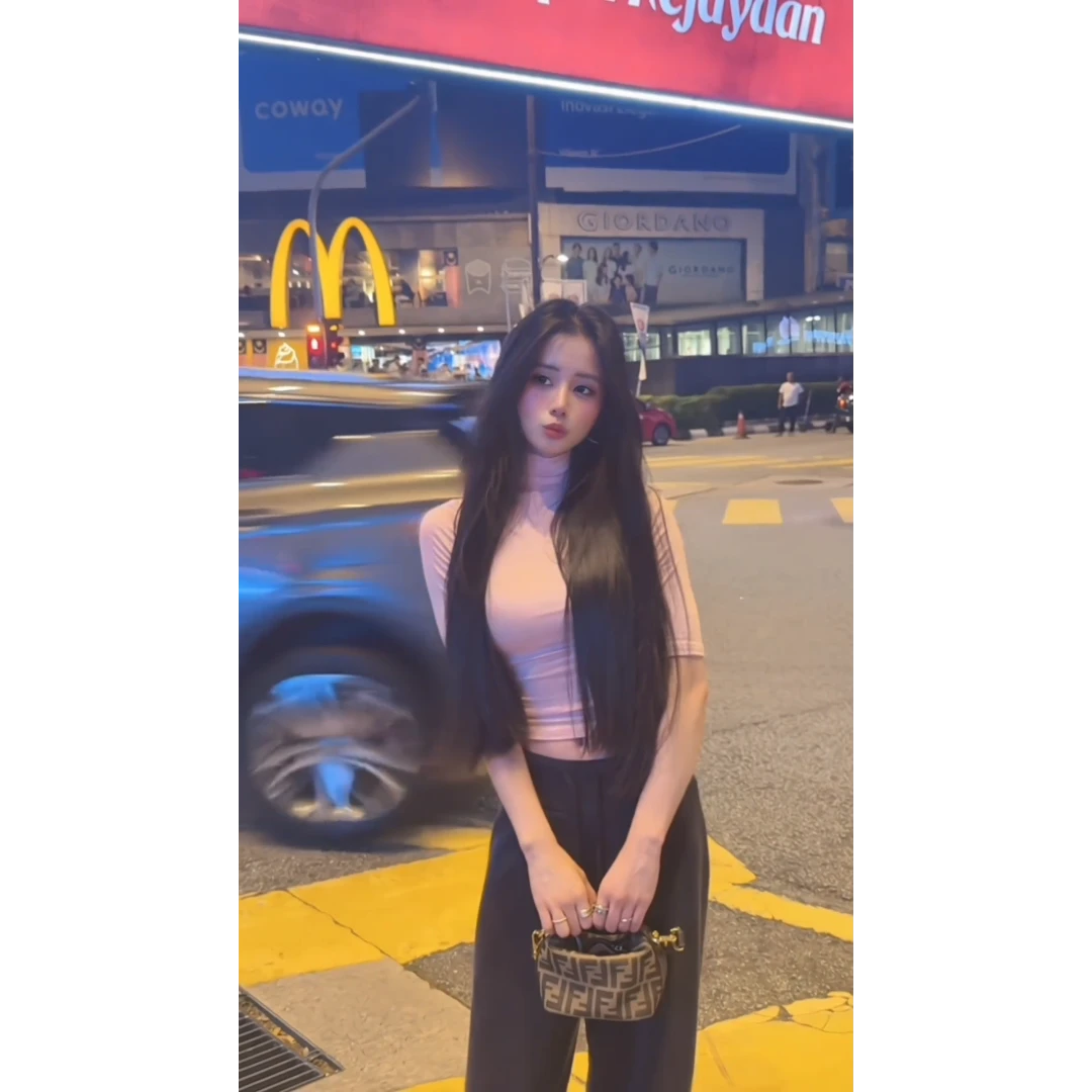 MARIE.COCO极简纯欲风短款纯色高领修身上衣时髦百搭休闲长裤套装