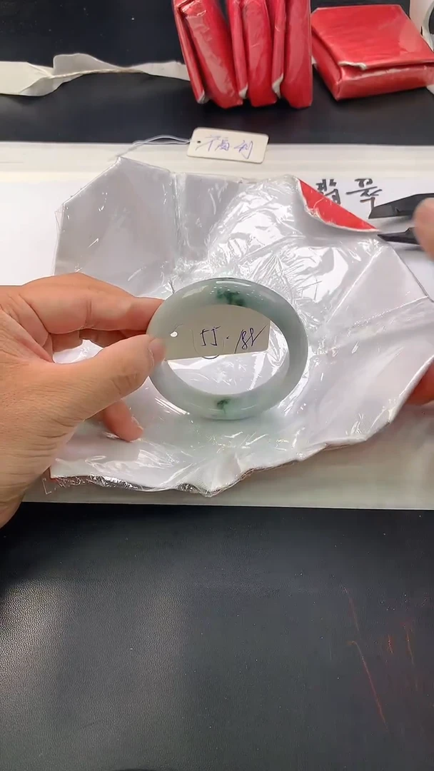 翡翠手镯未镶嵌86