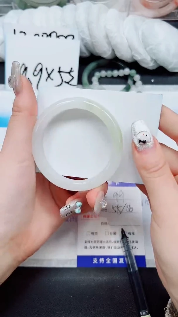 【闪购商品】石英质玉手镯未镶嵌A99-55/56