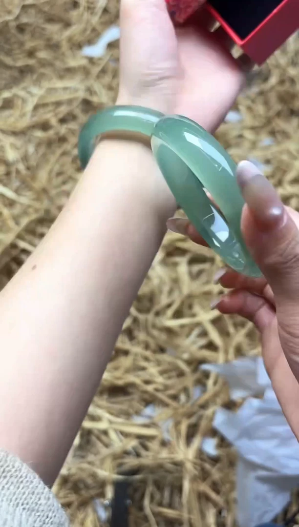 未镶嵌手镯石英质玉0107--圈口56