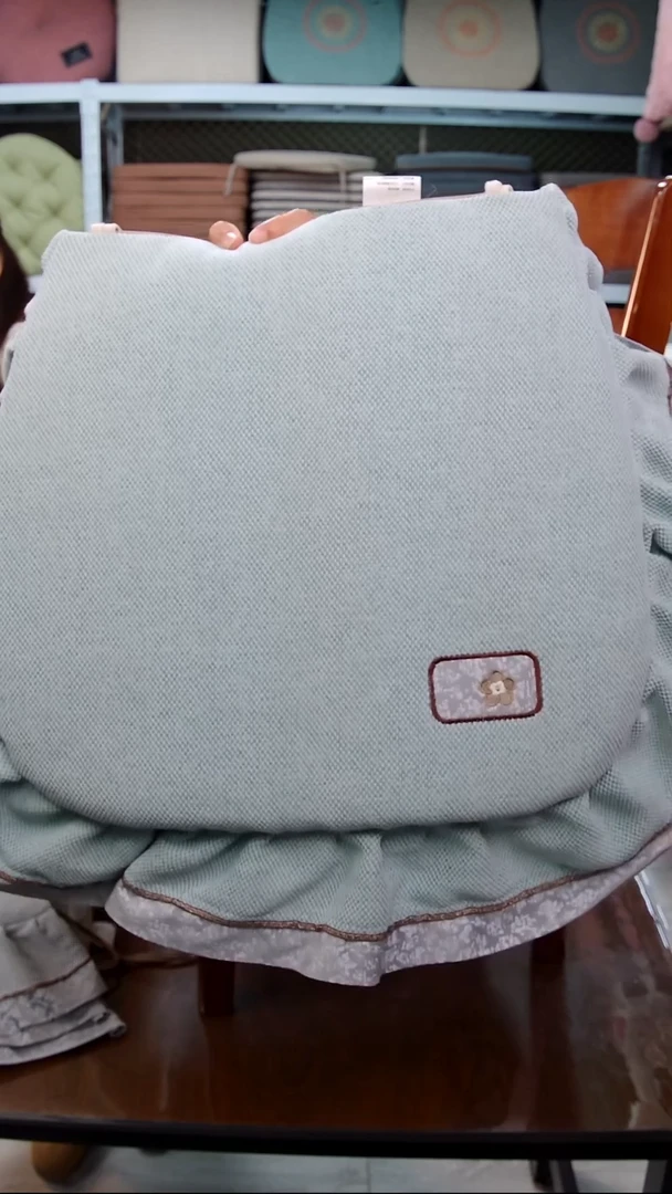 布大边雪尼—淡轻：绿色4个