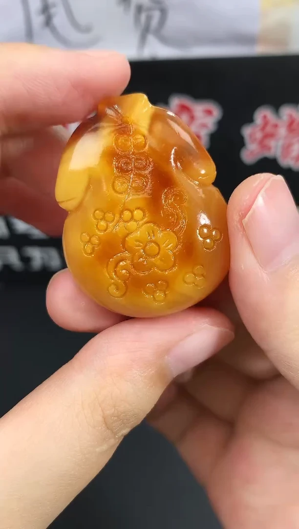 蜜蜡未镶嵌珠宝奇石58