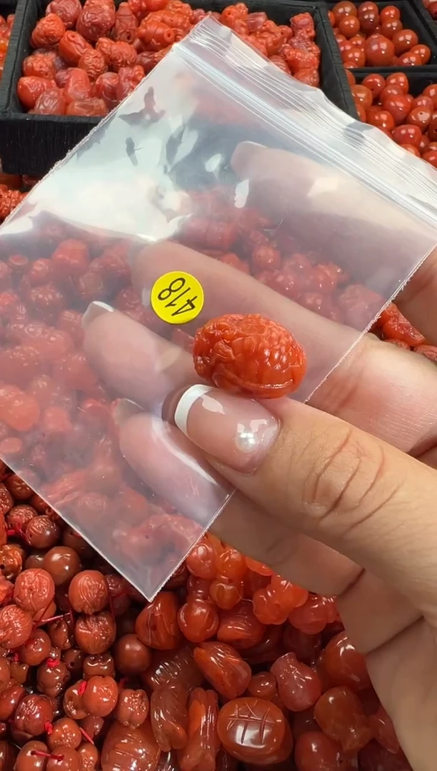 颈饰未镶嵌南红玛瑙1