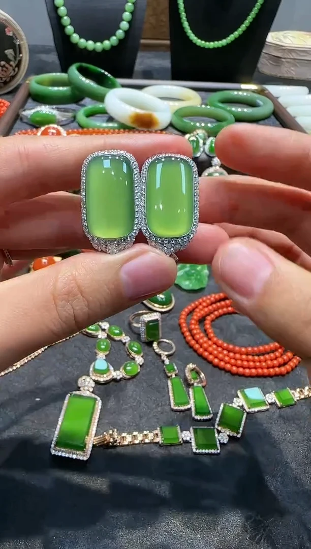 未镶嵌和田玉耳饰1