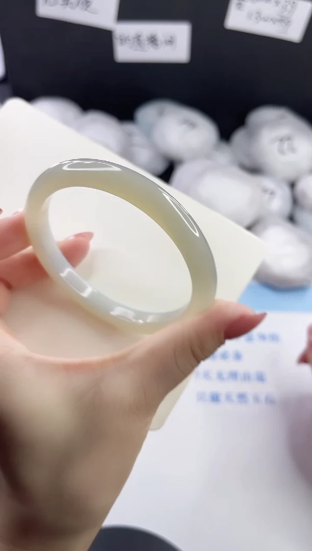 未镶嵌手镯石英质玉多样性发货L10