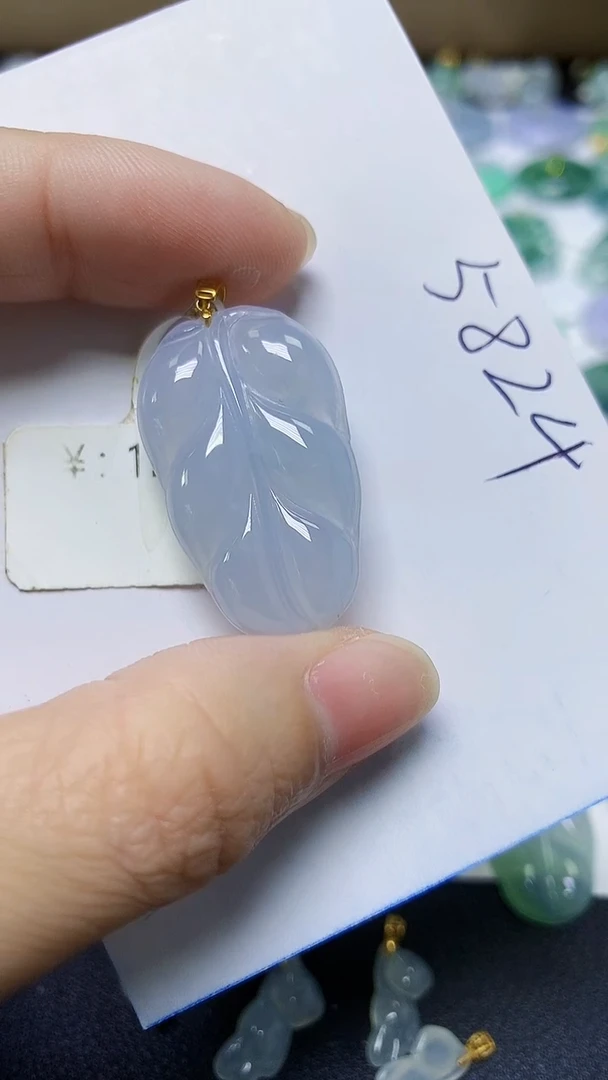 翡翠18K金镶嵌颈饰天然缅甸A货翡翠百元以上9元证书费自理