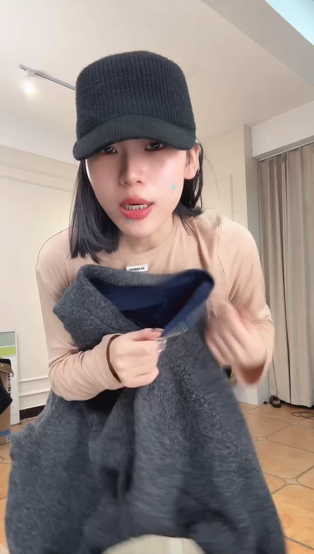 @**?设计师品牌灰蓝色棉卫衣