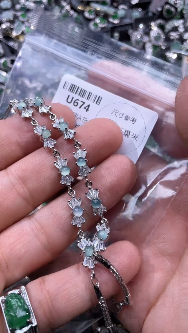 【闪购商品】翡翠颈饰未镶嵌U674手链 多样性发其一
