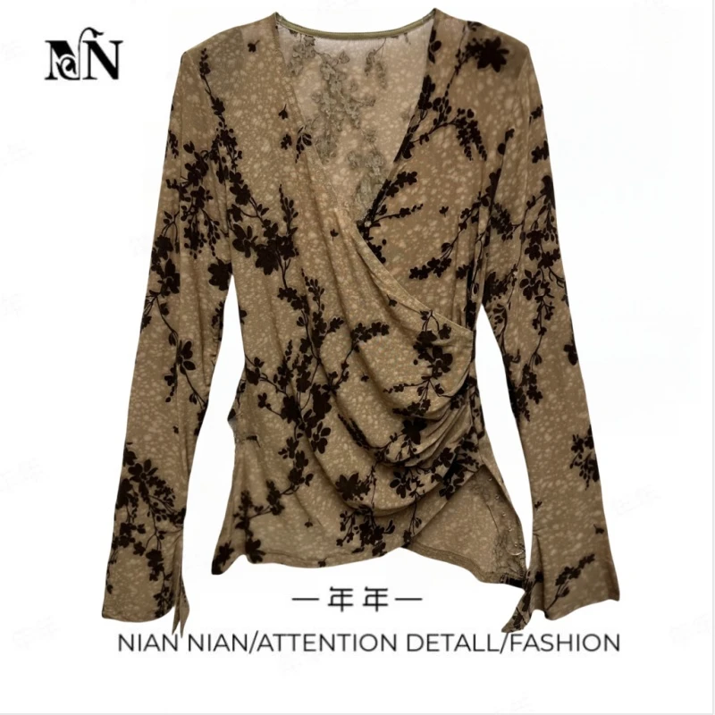 〖泡芙云朵〗2025年年推荐春季新款V领遮肉性感长袖上衣斜边