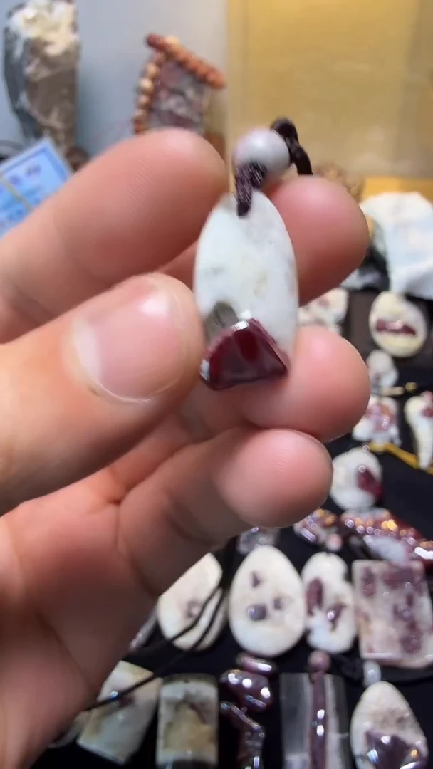 天然辰砂大晶砂随行吊坠