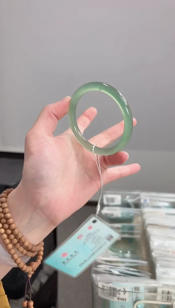 手镯玛瑙/玉髓未镶嵌57-58圈