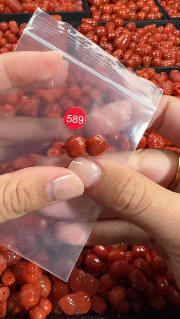 颈饰未镶嵌南红玛瑙1