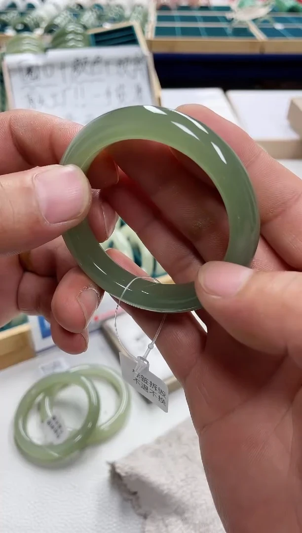 未镶嵌手镯和田玉妞和田玉手镯200088