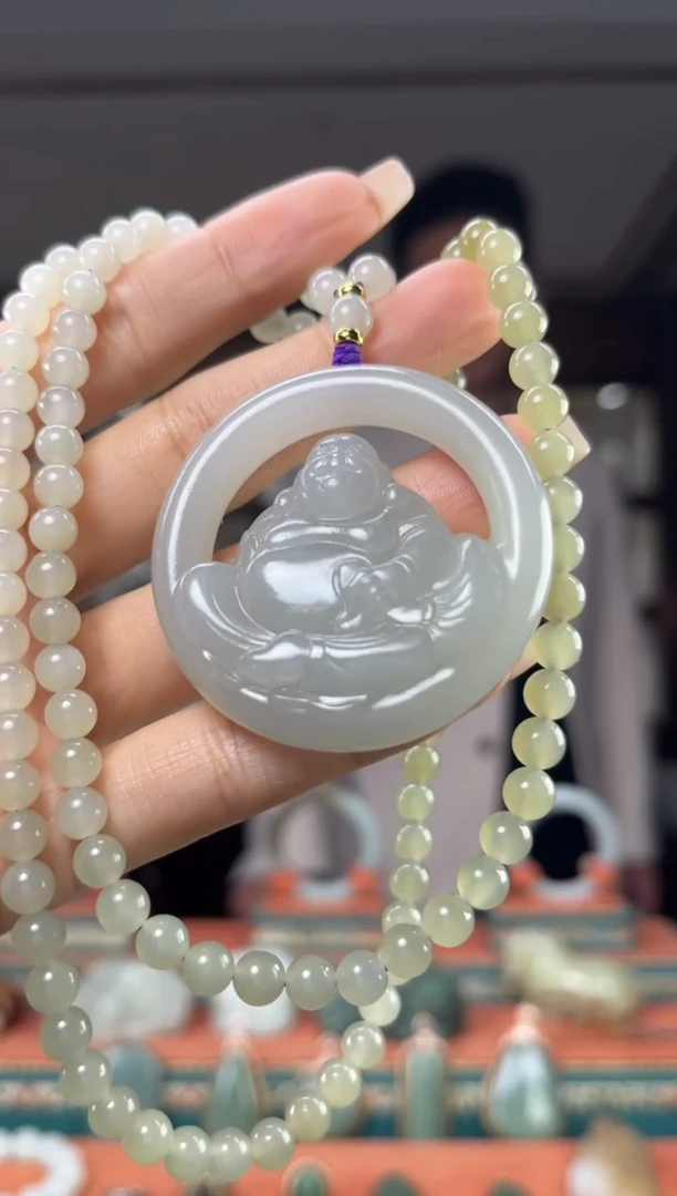 颈饰未镶嵌和田玉佩佩