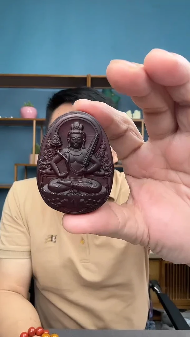 未镶嵌吊坠(赠链)琥珀王*73（有瑕介意勿拍）绑绳